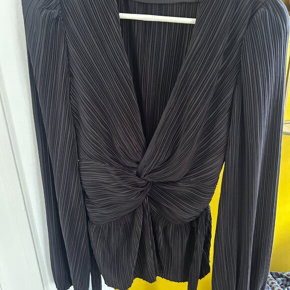 ASTR The Label Pleated Surplice Long Sleeve Peplum Top Black size M - Picture 3 of 3